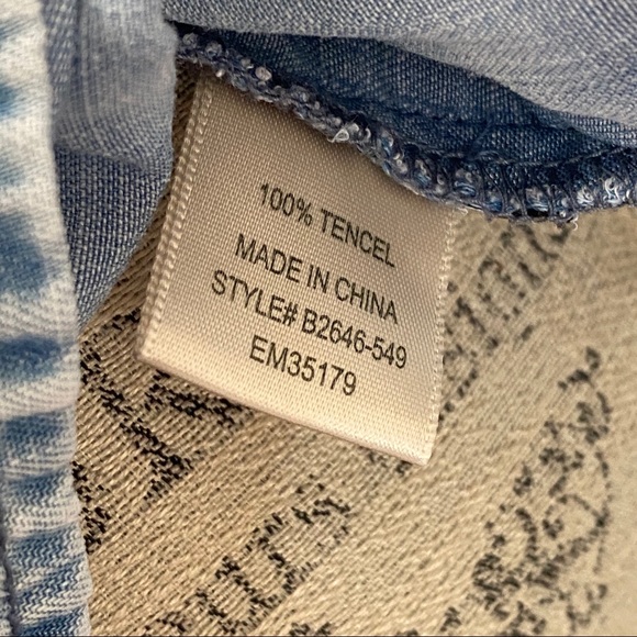 Cloth + Stone tie dye blue chambray collared button down top shirt 1/2 sleeves - Picture 9 of 10